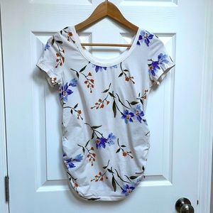 Floral scoop neck maternity T-shirt